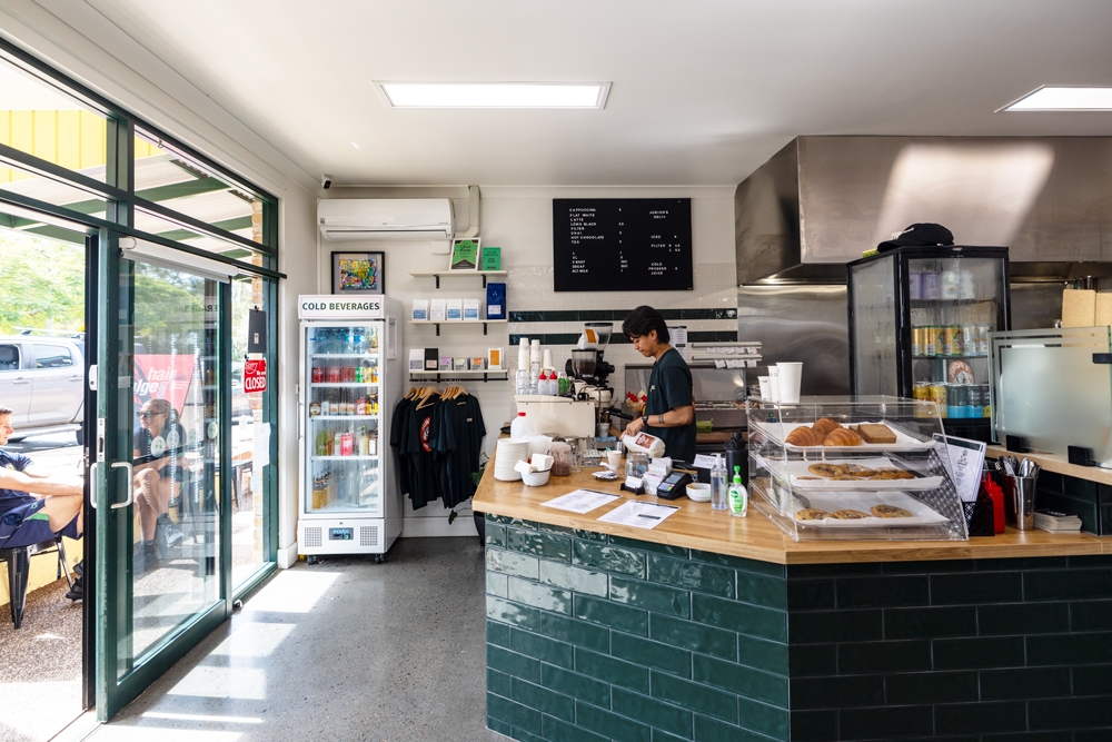 Junior's Deli - Sandwich & Burger Restaurant