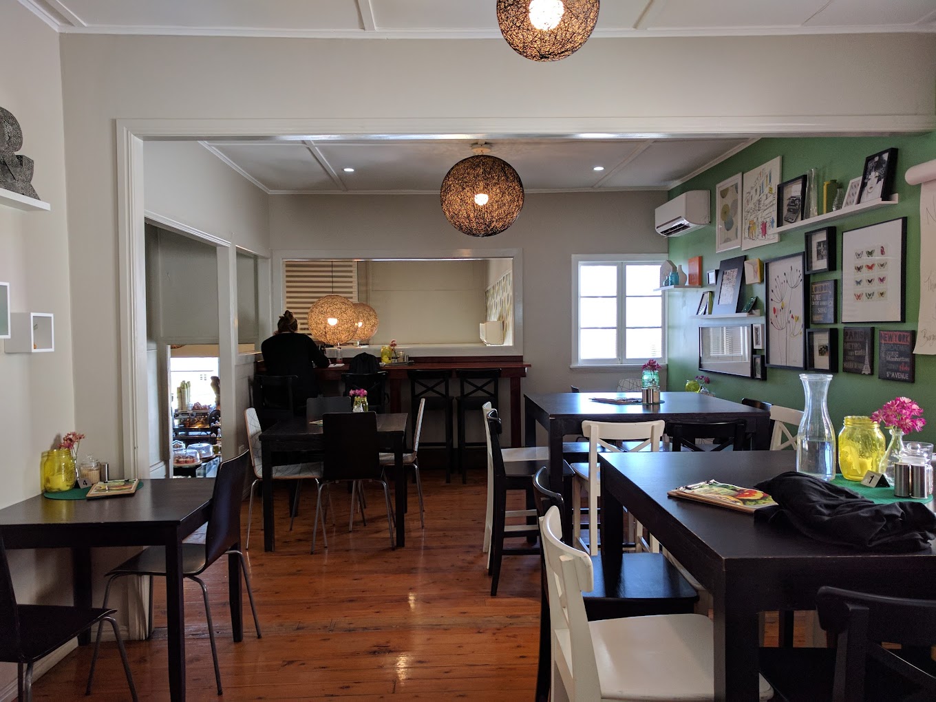 Rabbit Hole Cafe - Seven Hills