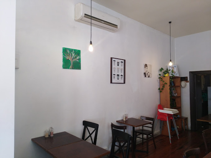 Hide and Cheek Cafe
