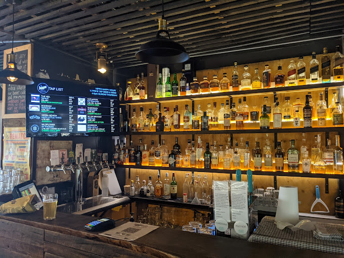 Hippo Bottle & Bar