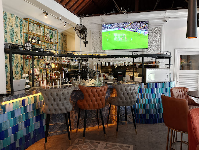 Roxy Uluwatu Restaurant & Bar - Hookah Lounge - Bali