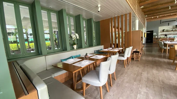 KHAO (Ekkamai)