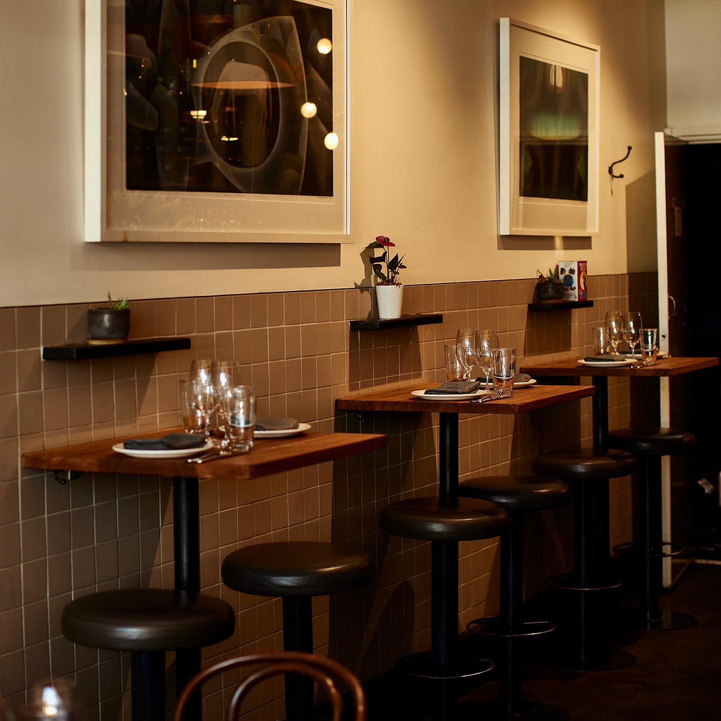 Anada Bar & Restaurant