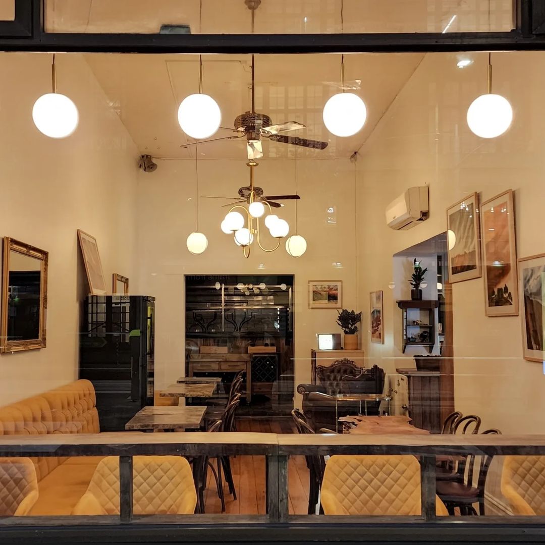 V Wine Salon