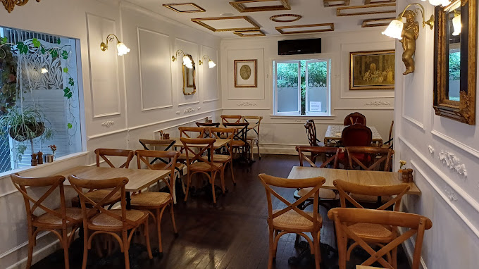 Le Jardin Cafe Restaurant