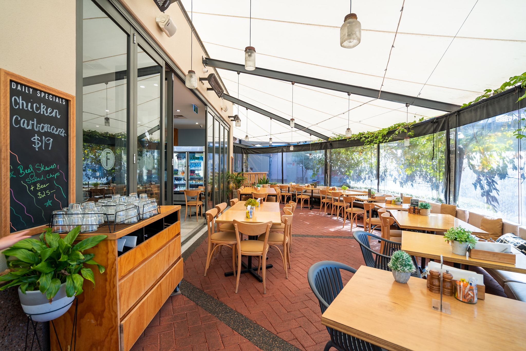 Flinderz Cafe & Restaurant