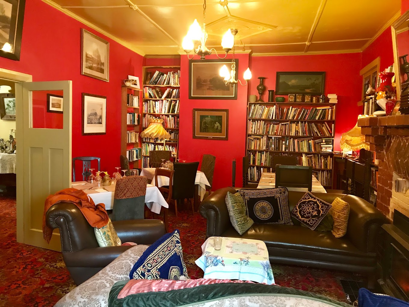 Radio Springs Hotel Bed & Breakfast