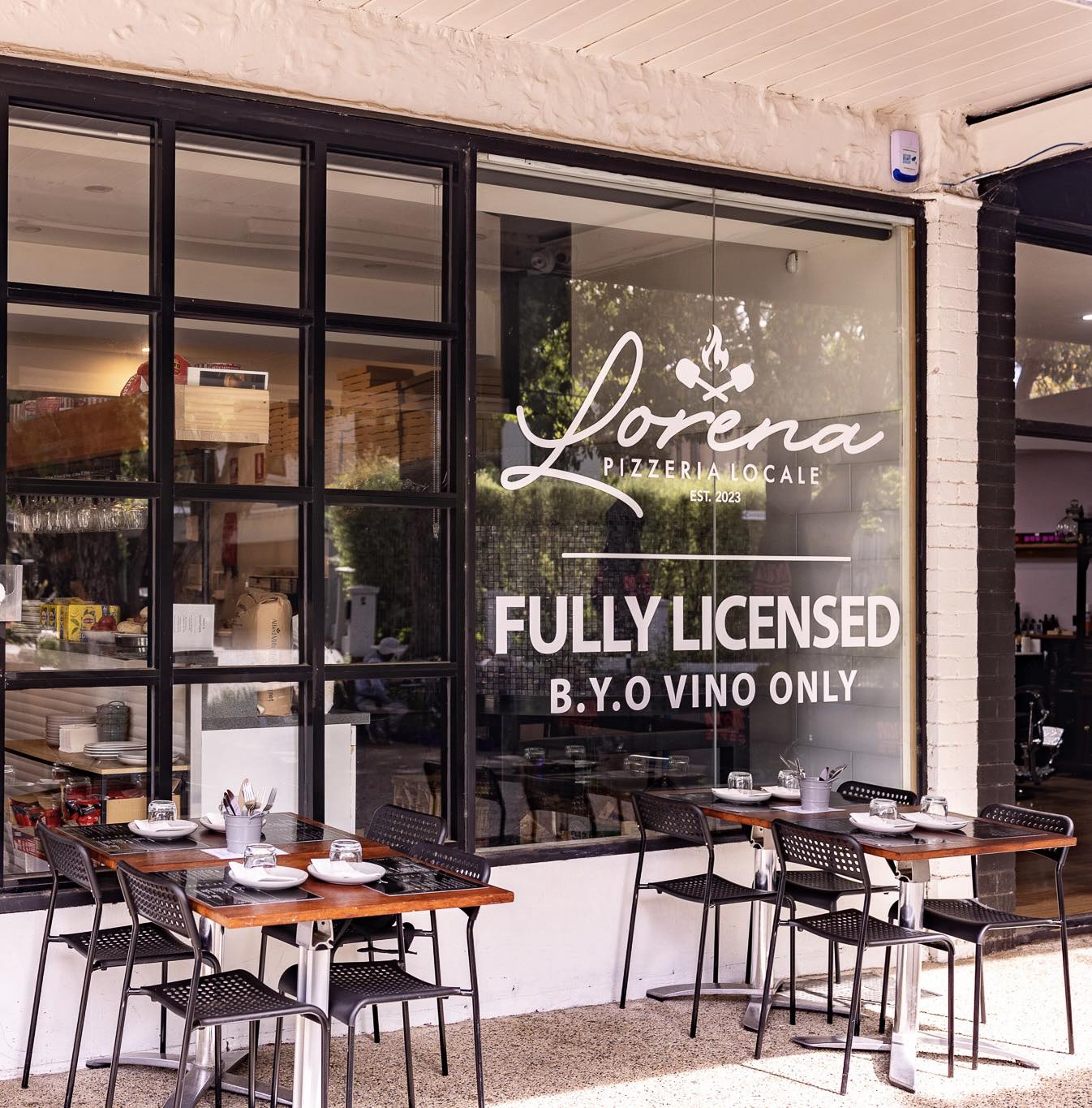 Lorena Pizzeria Locale