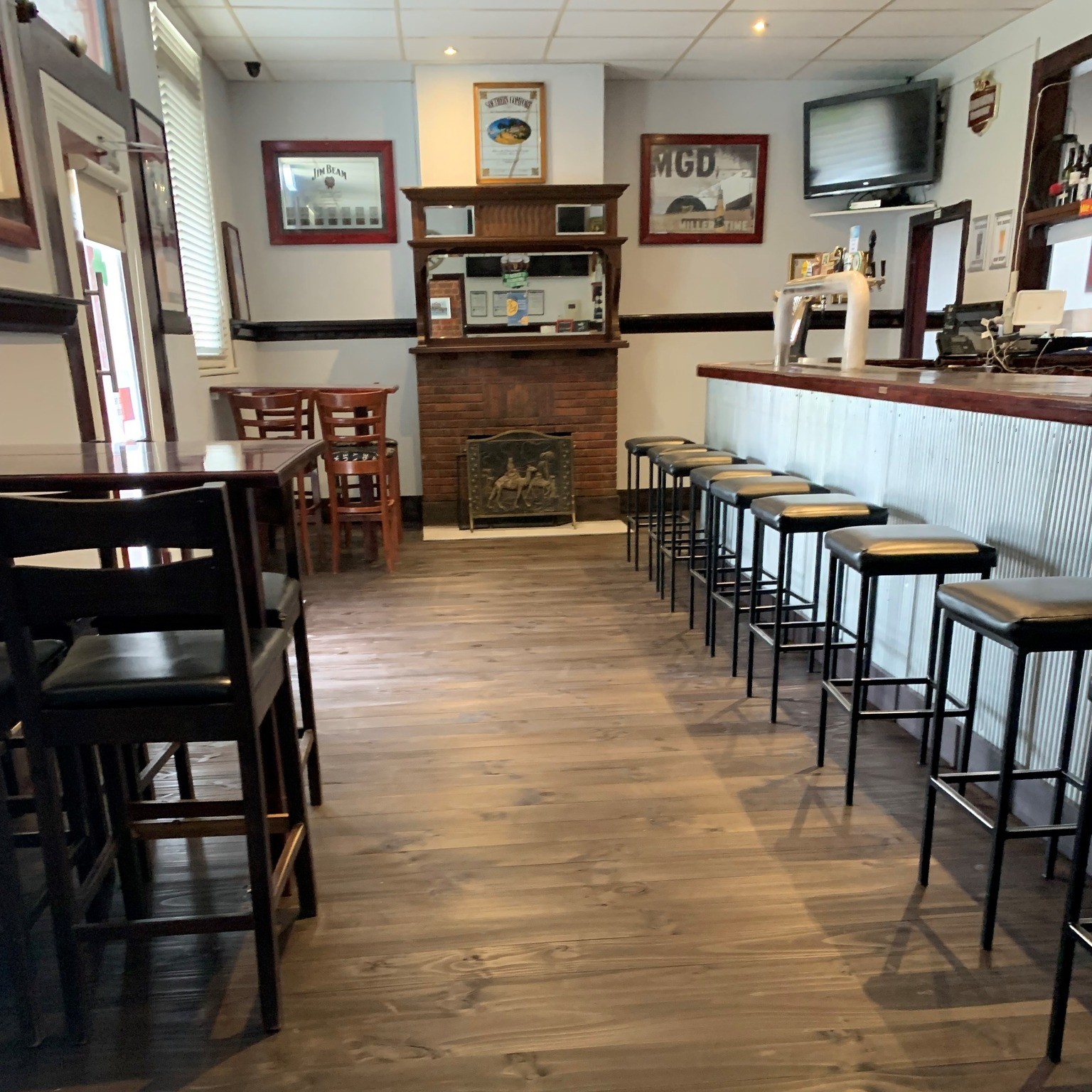 Courthouse Bar & Grill