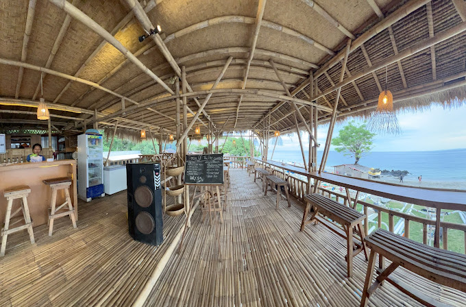 Seaside cafe paon pesisir