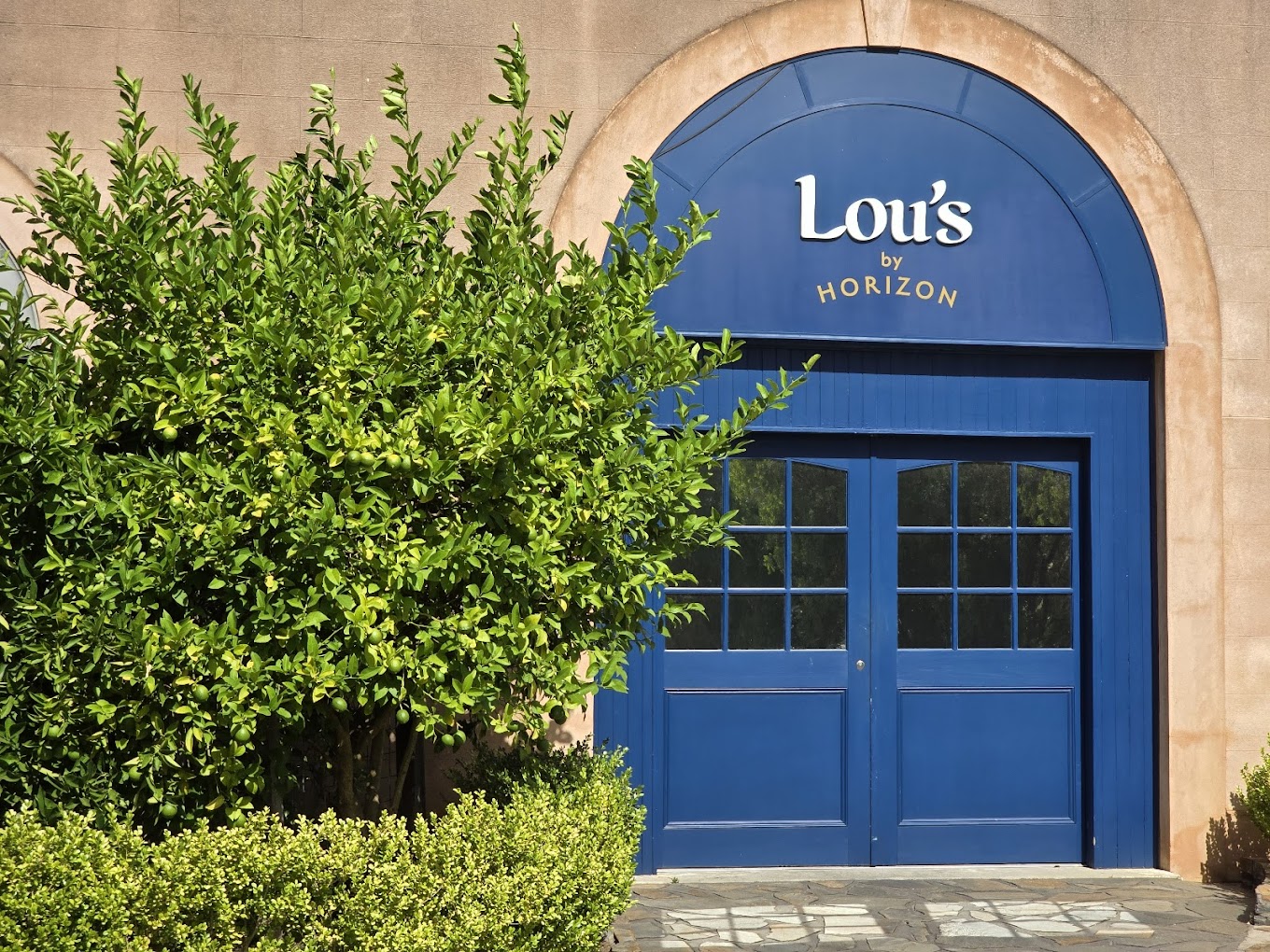 Lou's by Horizon