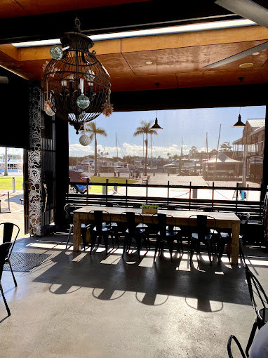 Quay Street Bar & Cafe