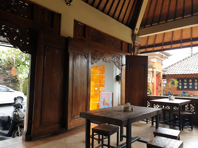 Nasi Ayam Kedewatan Ibu Mangku - Ubud (Pusat)
