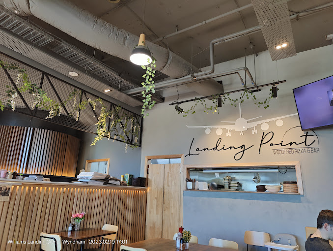 Landing Point Woodfired Pizza Restaurant & Bar