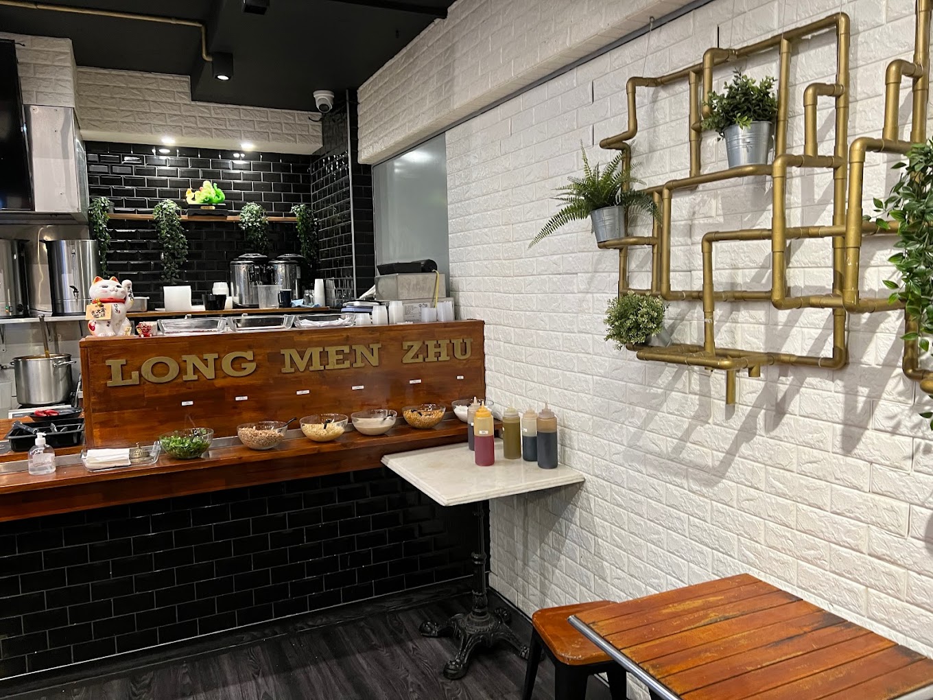 Longmenzhu Noodle Bar
