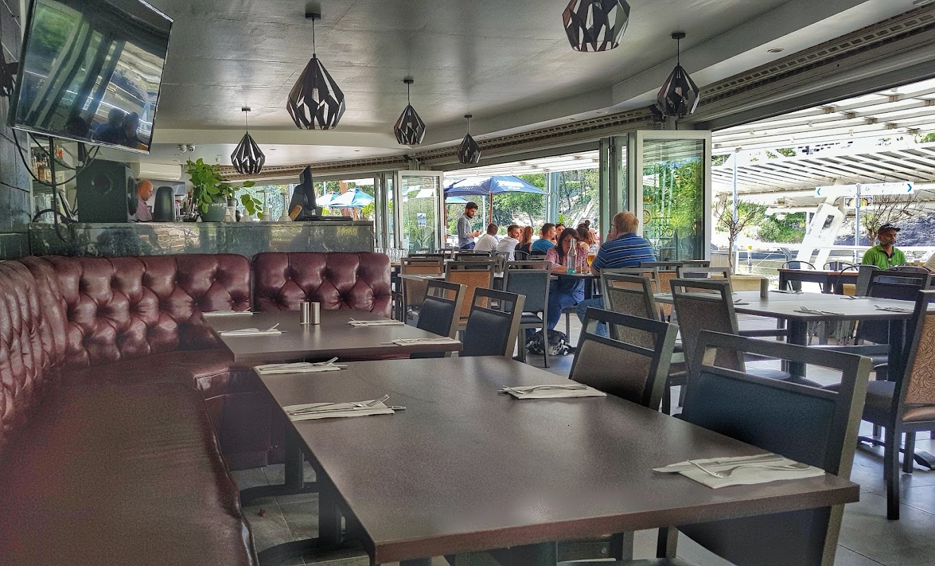 Port Bar Restaurant