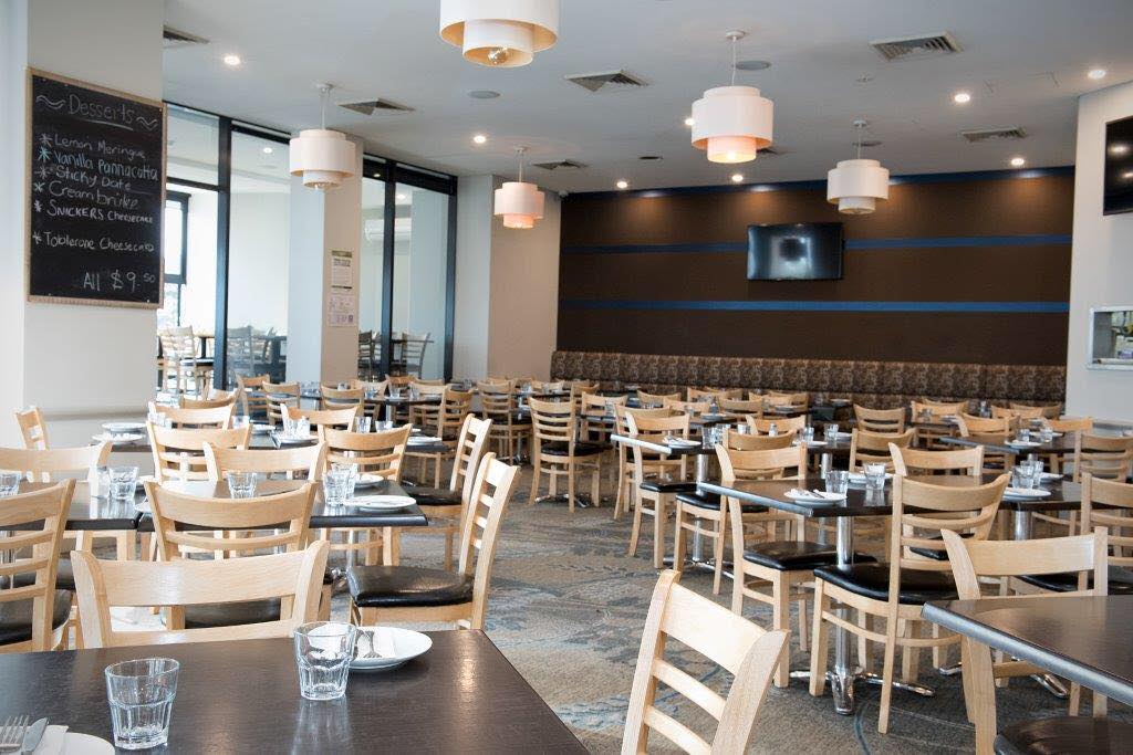 Mike's Grill & Bar Engadine