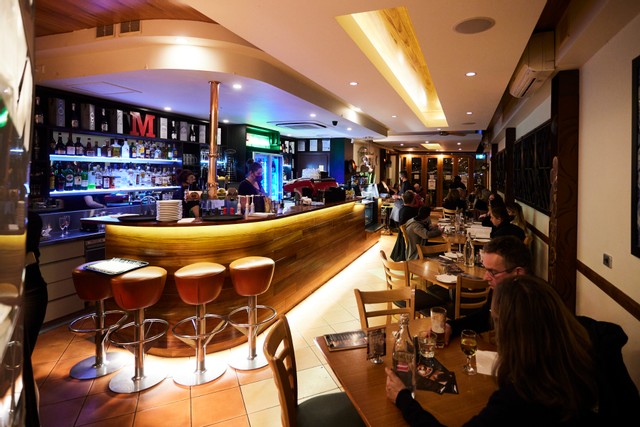 Montania Cafe - Bar - Restaurant
