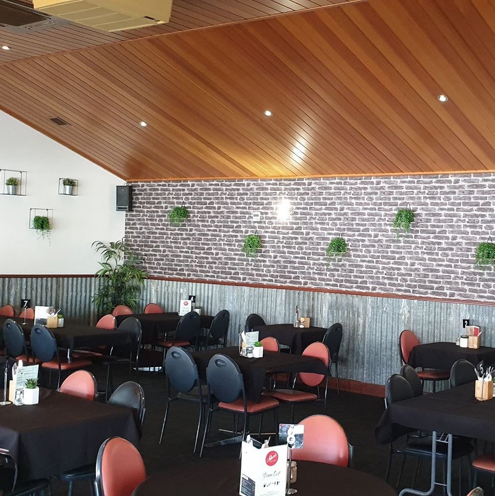 Silver's Bar & Grill