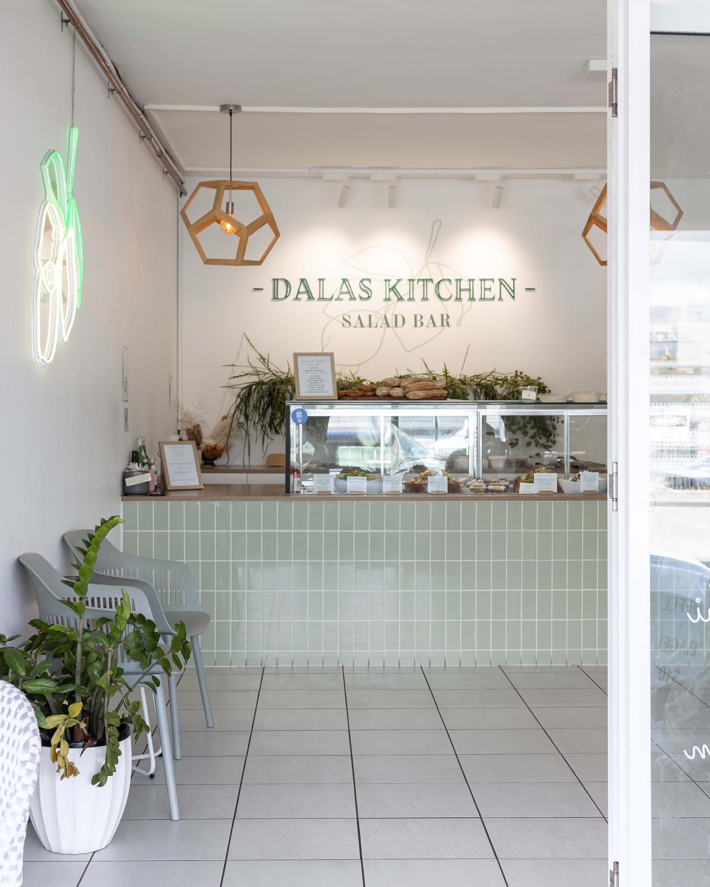 Dalas Kitchen - Salad Bar Nobby Beach