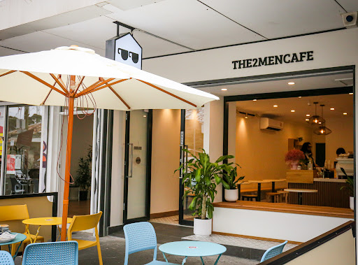 The 2 Men Cafe