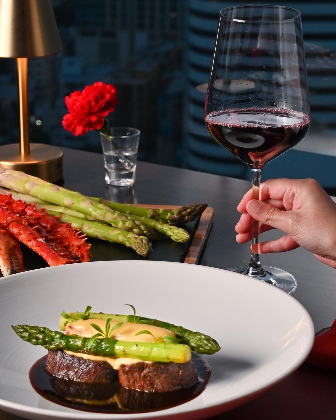 Rib Room & Bar Steakhouse