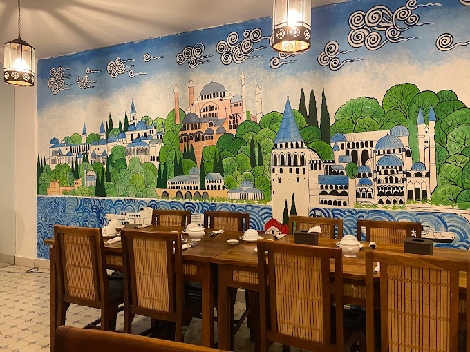 Amouage Middle Eastern & Russian Food (مطعم امواج للمأكولات اليمنيه والعربية)