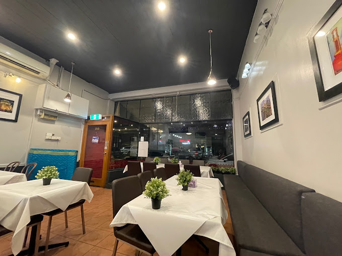 Lahori Khabbay Restaurant (We are currently closed for relocation)
