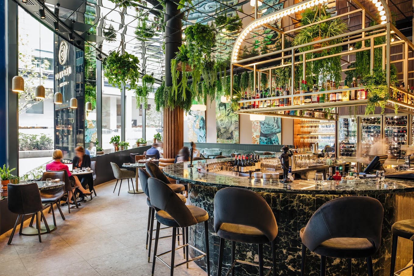 Omnia Bistro & Bar