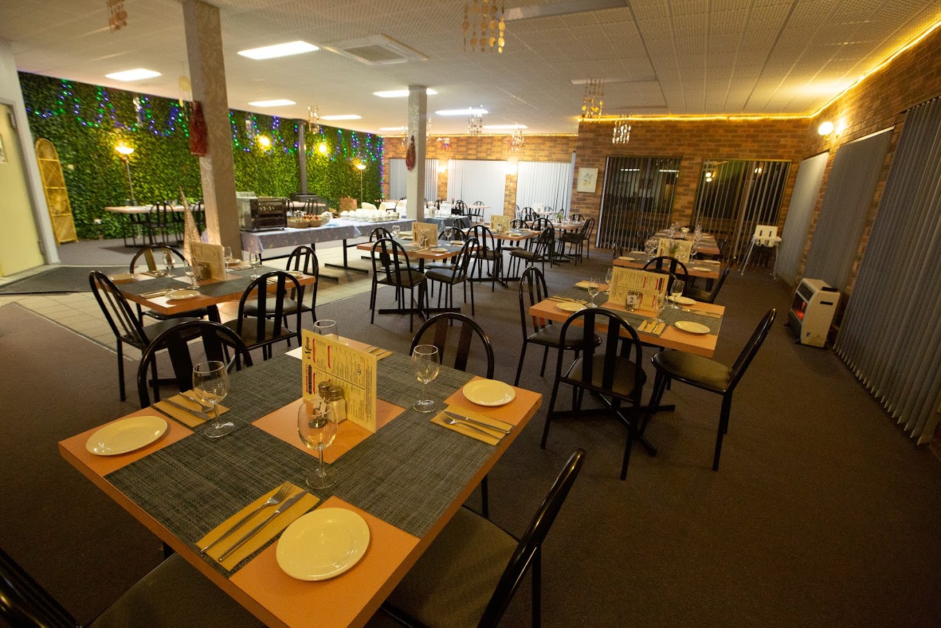 Mountain Creek Motel Bar And Restaurant