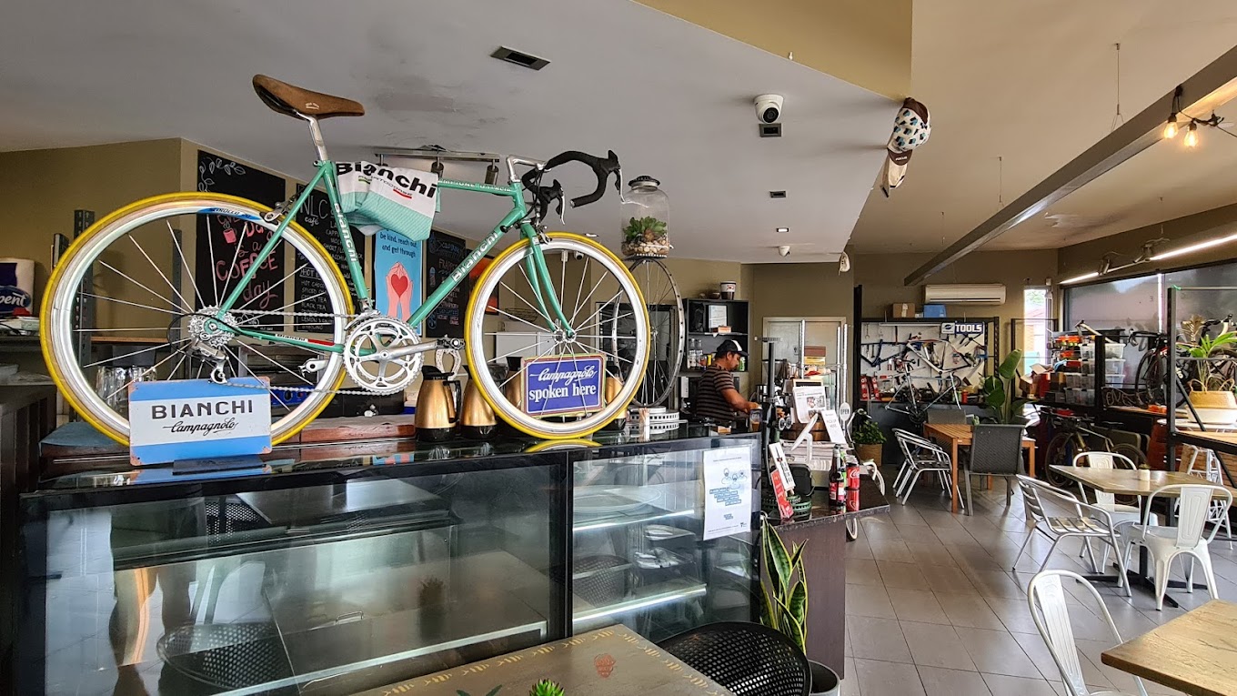 Enelssie Café and Grill