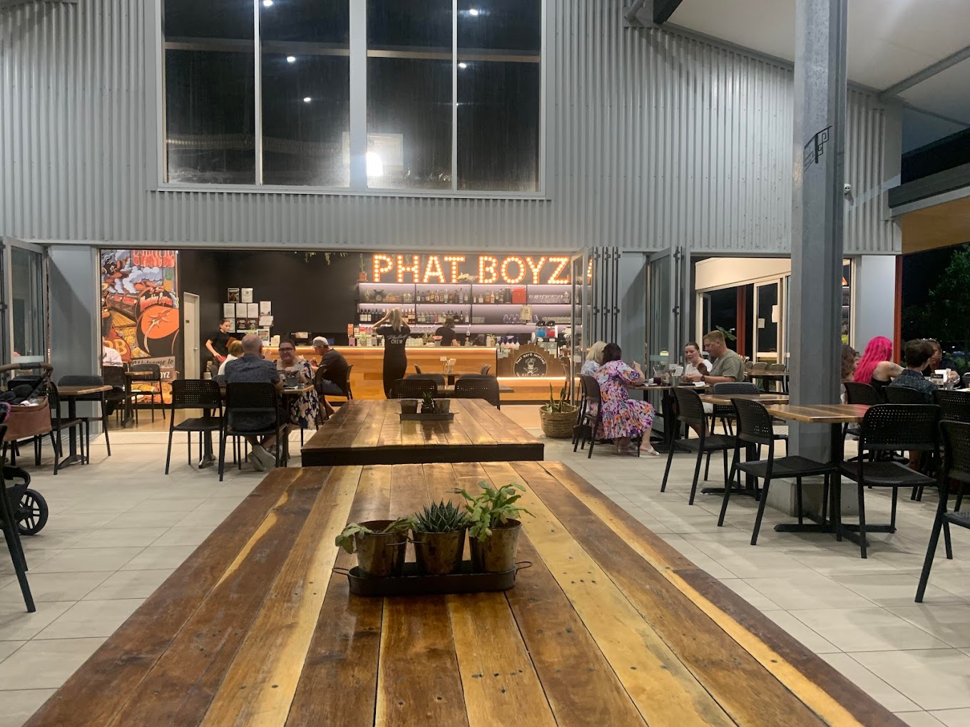 Phat Boyz Smokehouse and Kitchen