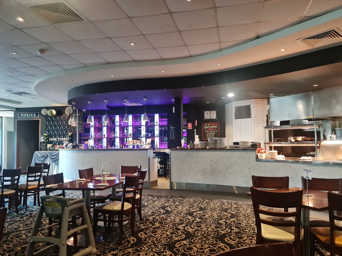 Forest Lake Tavern