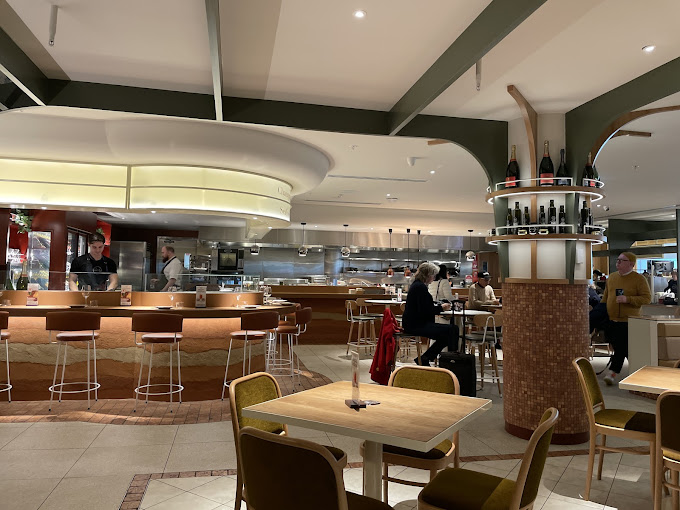 Luke's Bistro & Bar