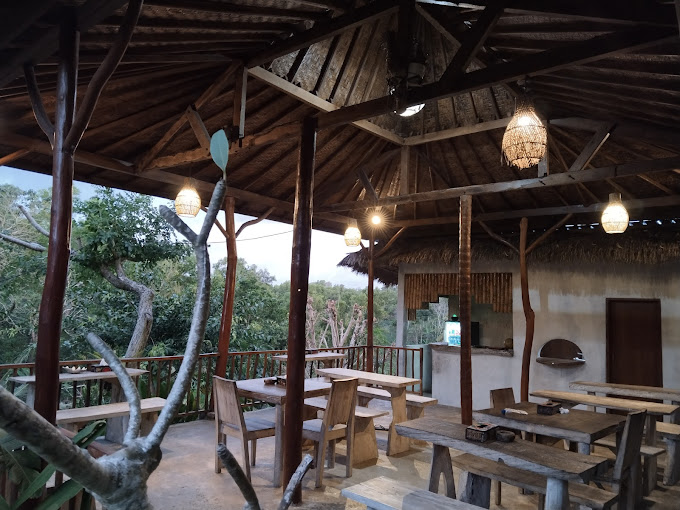 Manta Point Bar & Resto