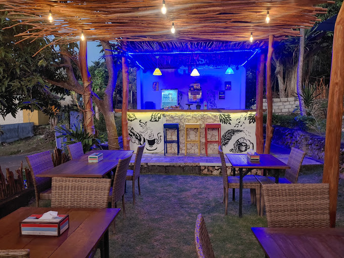 Two raksa cafe