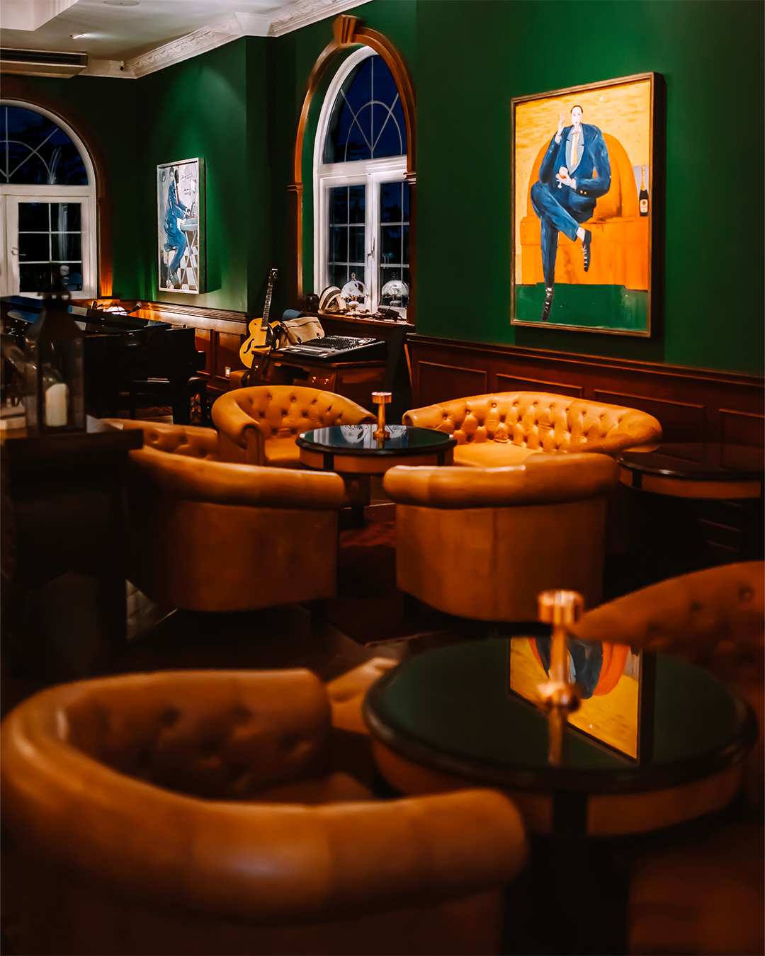 Pinstripe Bar