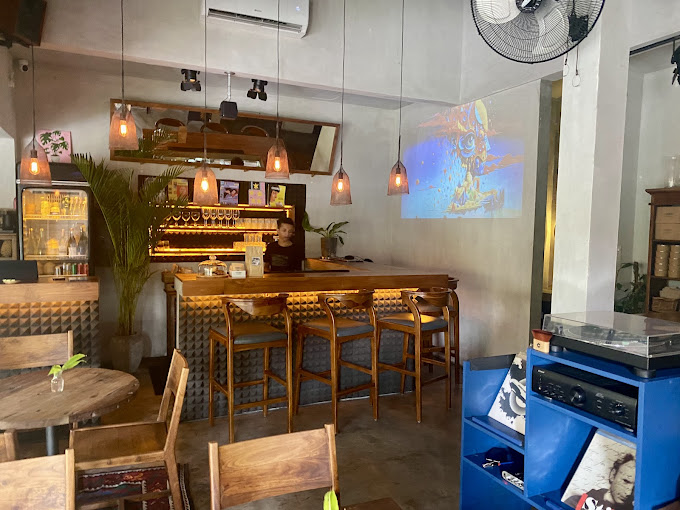 Long Play coffee & wine