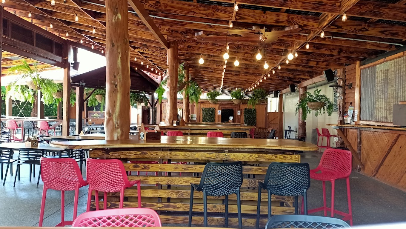 Dag Pub & Motel