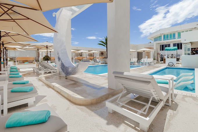 La Luna Beach Club