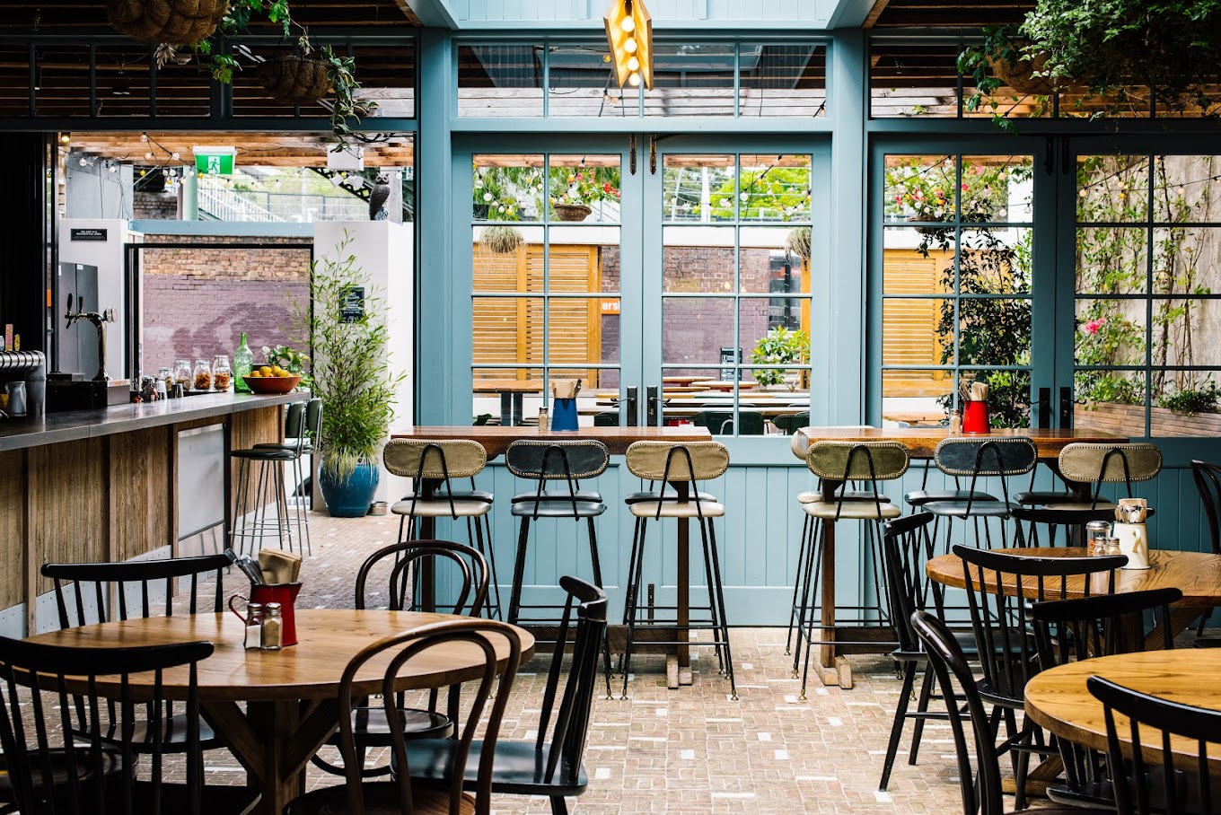 White Cockatoo Hotel