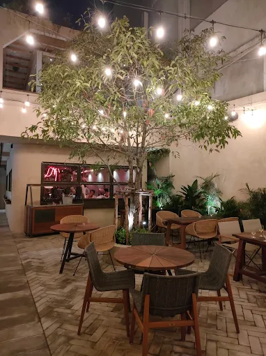 Mod Kaew Wine Bar