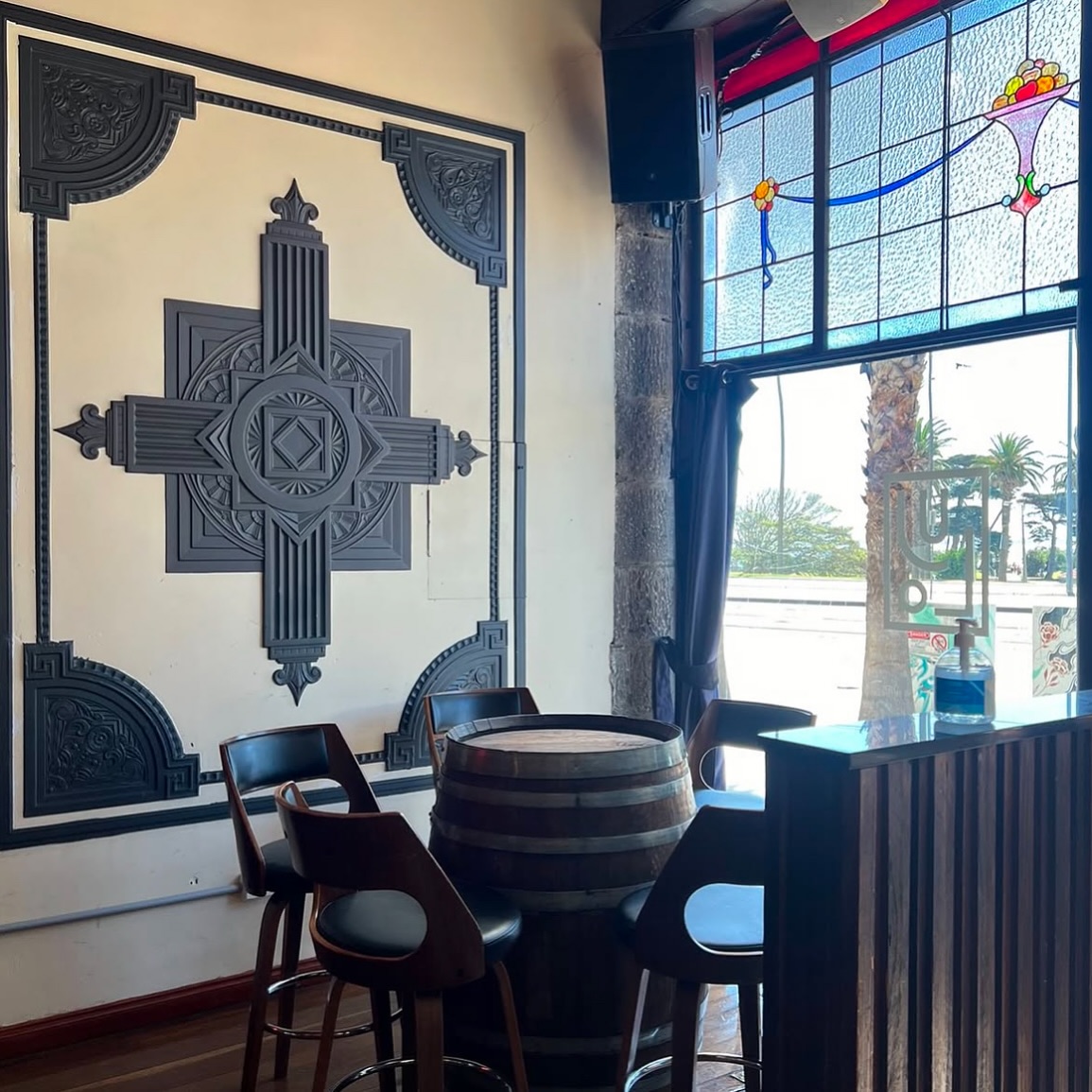 St LuJa | Cocktail Bar