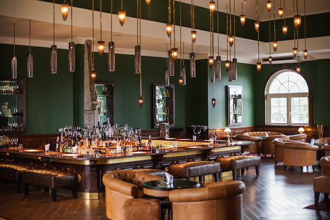 Pinstripe Bar