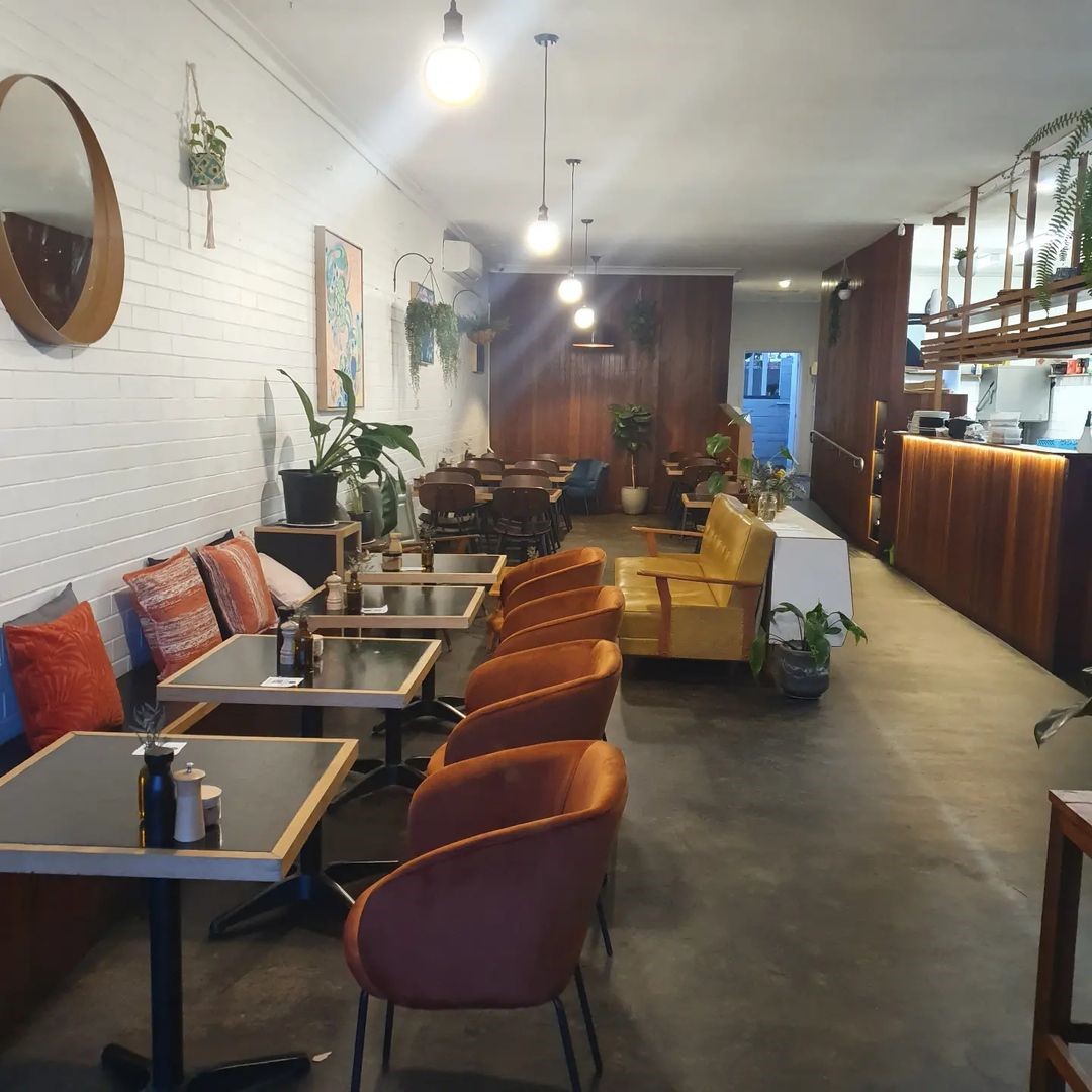 WoodHouse Cafe