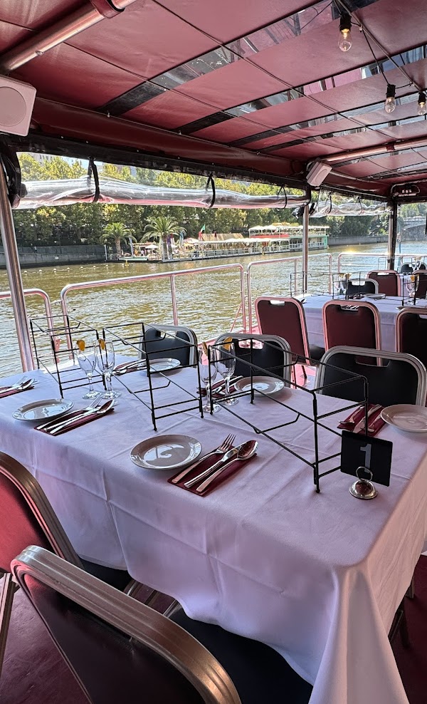 Spirit Of Melbourne Cruising Restaurant