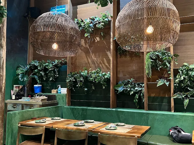 Mak's Noodle Centralworld Branch