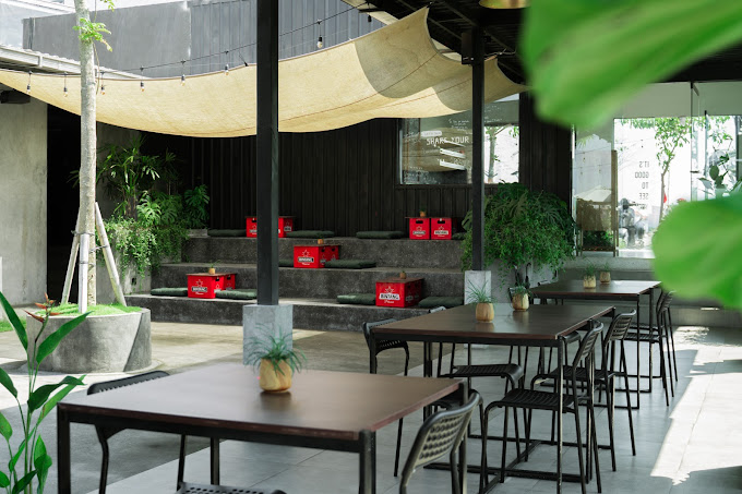 Portcalli Cafe and Space