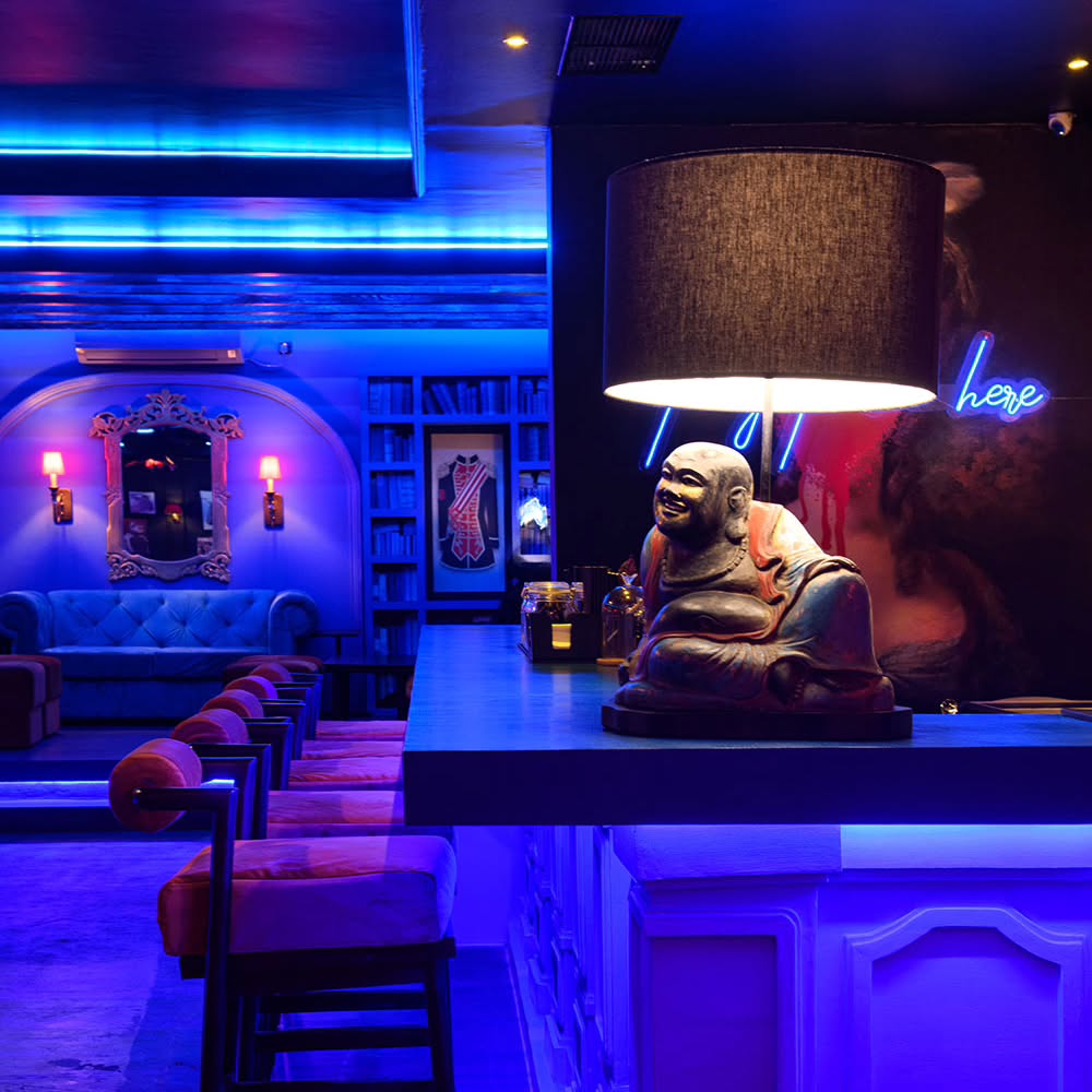The Blue Door Bar, Club & Grill