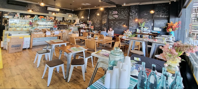 FIEND MERCHANTS - artisanal coffee, breakfast, raw treats, brunch, smoothies, pastries
